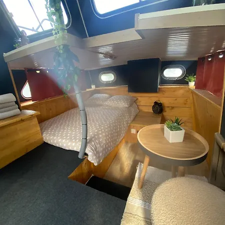 Apartment Les Pichies, Bateau Insolite, Le Nathalie Nath Saint-Leger-sur-Vouzance
