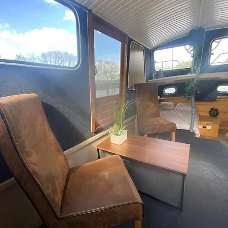 Apartment Les Pichies, Bateau Insolite, Le Nathalie Nath