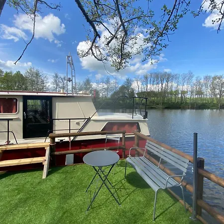 Апартаменты Les Pichies, Bateau Insolite, Le Nathalie Nath