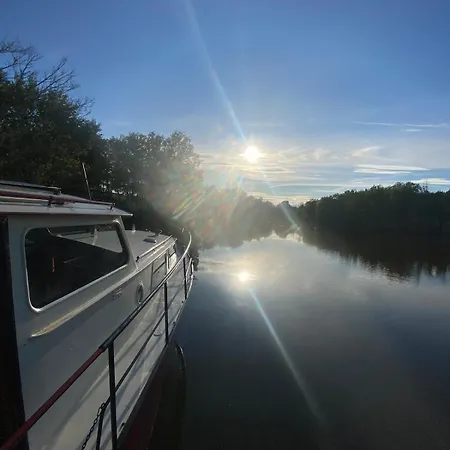 Les Pichies, Bateau Insolite, Le Nathalie Nath Апартаменты