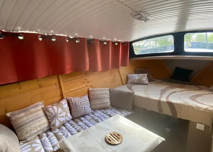 Les Pichies, Bateau Insolite, Le Nathalie Nath Appartement *