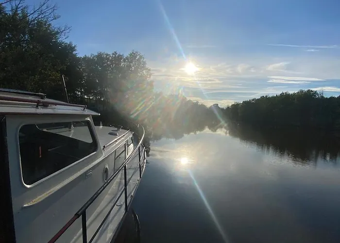 Les Pichies, Bateau Insolite, Le Nathalie Nath Appartement